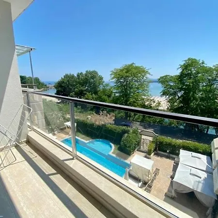 Paradise Deluxe Апартаменти Приморсько