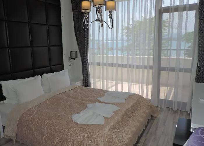 Paradise Deluxe Apartment