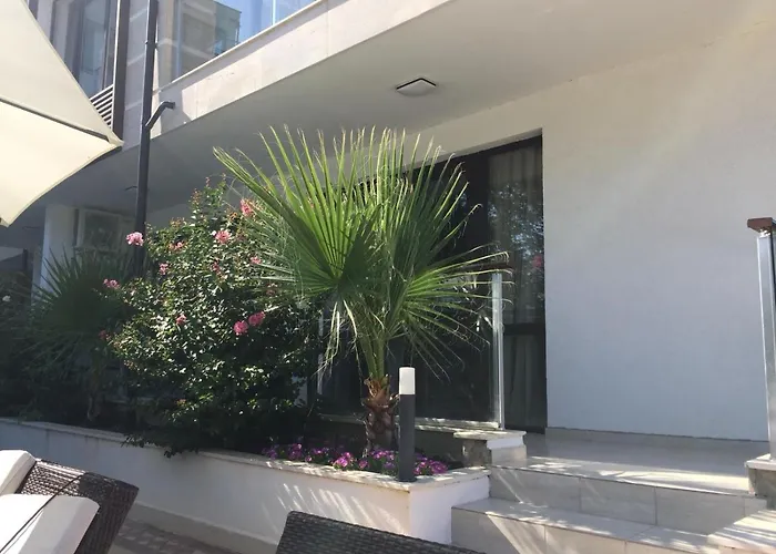 Paradise Deluxe Apartment