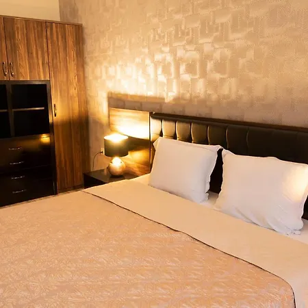 Paradise Deluxe Apartment *