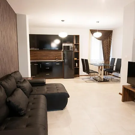 Paradise Deluxe Apartment