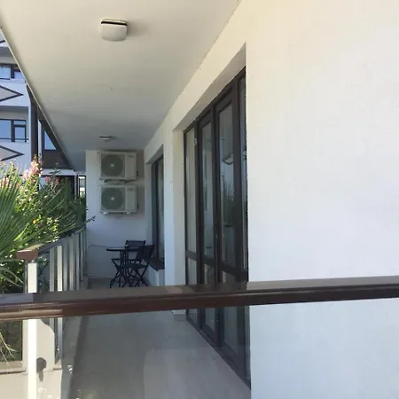 Paradise Deluxe Apartment *