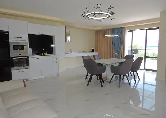 Paradise Deluxe * Primorszko